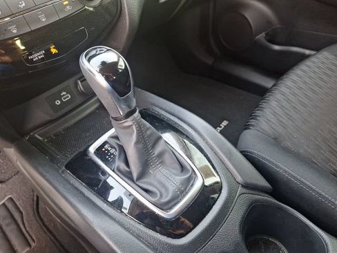 Used 2020 Nissan Rogue S FWD image 13