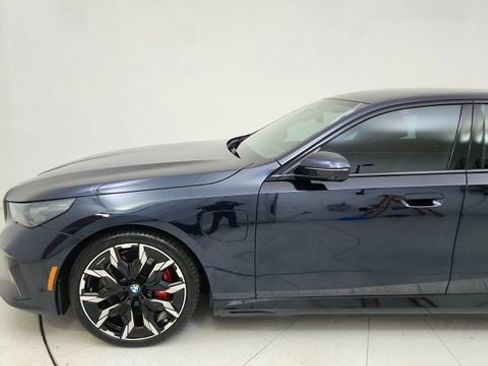 Used 2026 BMW 550e xDrive image 4