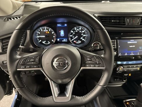 Used 2020 Nissan Rogue SV image 22