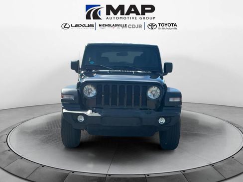 Used 2022 Jeep Wrangler Sport AWD/4WD image 8