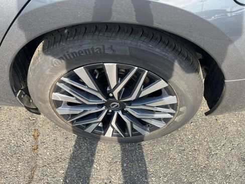 Used 2025 Nissan Altima 2.5 SV FWD image 30