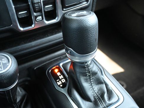 Used 2025 Jeep Wrangler Unlimited Sahara w/ Safety Group AWD/4WD image 25