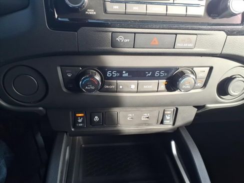 Used 2024 Nissan Frontier SL image 19