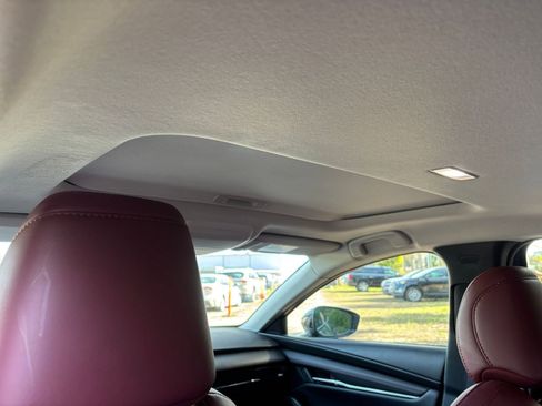 Used 2025 MAZDA MAZDA3 s image 29