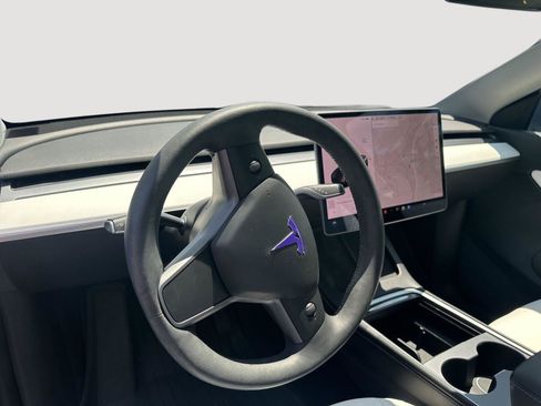 Used 2021 Tesla Model Y Long Range AWD/4WD image 10
