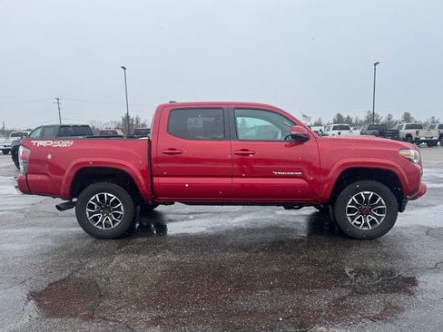 Used 2022 Toyota Tacoma TRD Sport AWD/4WD image 6