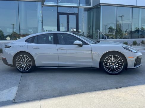 New 2025 Porsche Panamera 4 image 8