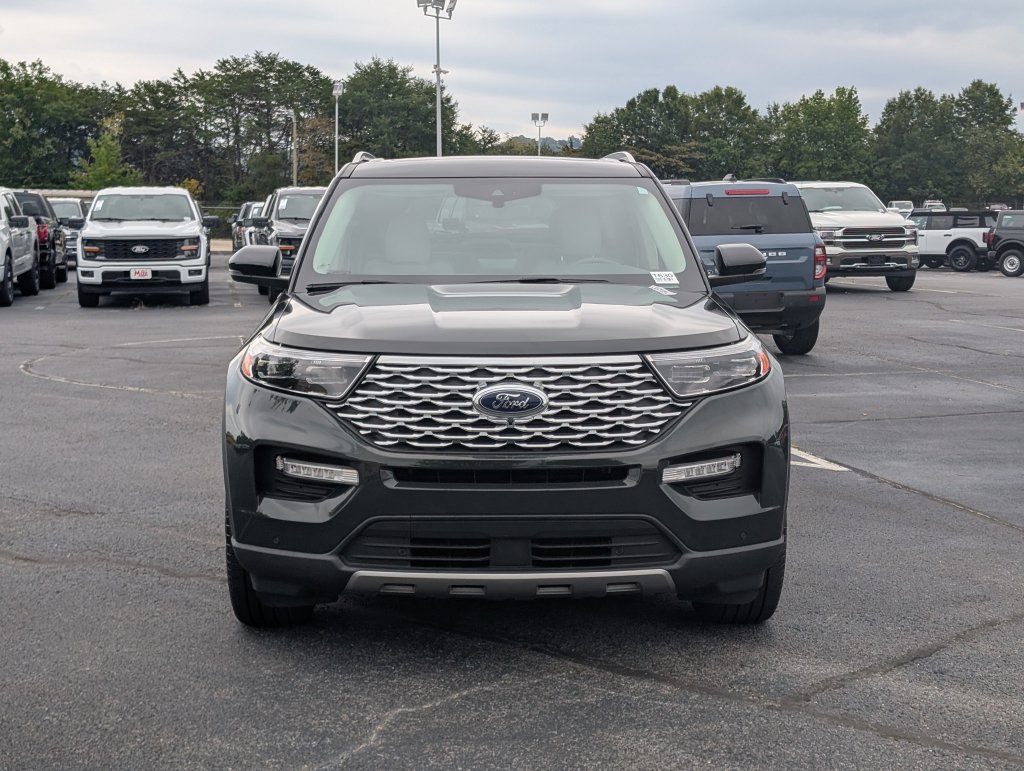 Used 2023 Ford Explorer Platinum w/ Technology Package AWD/4WD image 7