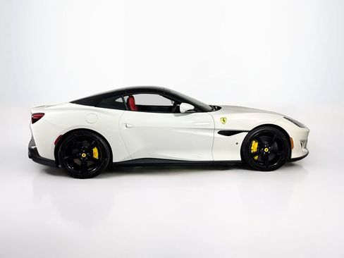 Certified 2020 Ferrari Portofino RWD image 8
