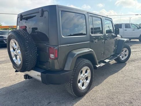 Used 2015 Jeep Wrangler Unlimited Sahara w/ Connectivity Group AWD/4WD image 4
