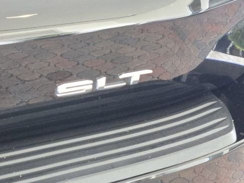 Used 2021 GMC Yukon SLT w/ SLT Premium Package RWD image 9