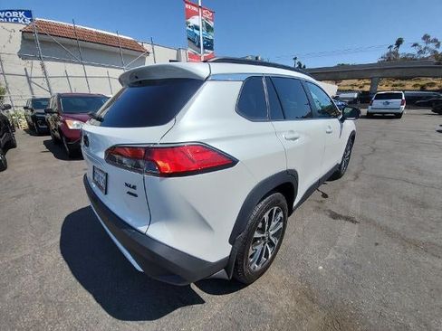 Used 2025 Toyota Corolla Cross XLE w/ Convenience Package AWD/4WD image 8
