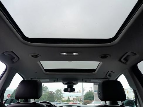 Used 2020 Chevrolet Traverse Premier w/ Redline Edition FWD image 17