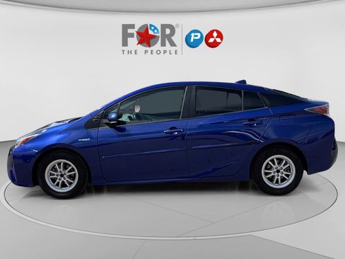Used 2017 Toyota Prius Two w/ Carpet Mat Package FWD image 2