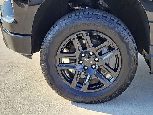 Used 2023 Chevrolet Silverado 1500 LT Trail Boss AWD/4WD image 32