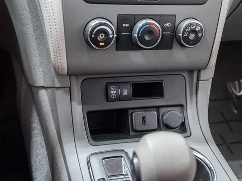 Used 2017 Chevrolet Traverse LS FWD image 19