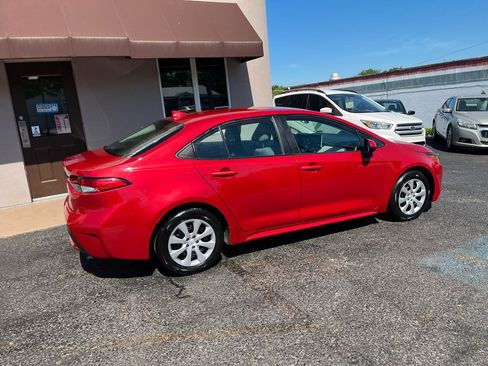 Used 2020 Toyota Corolla LE FWD image 5