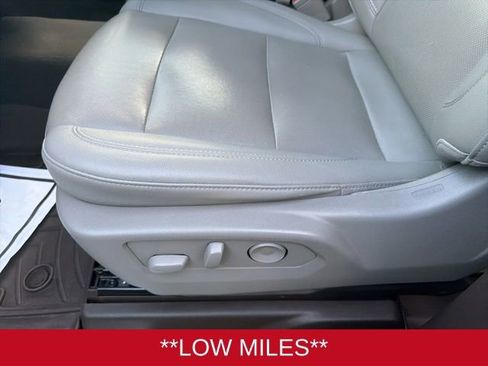 Used 2022 GMC Sierra 1500 SLT image 12