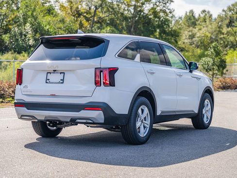 New 2026 Kia Sorento LX FWD image 4