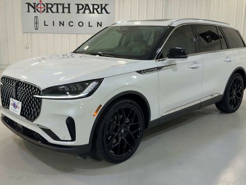 New 2026 Lincoln Aviator 2WD image 5