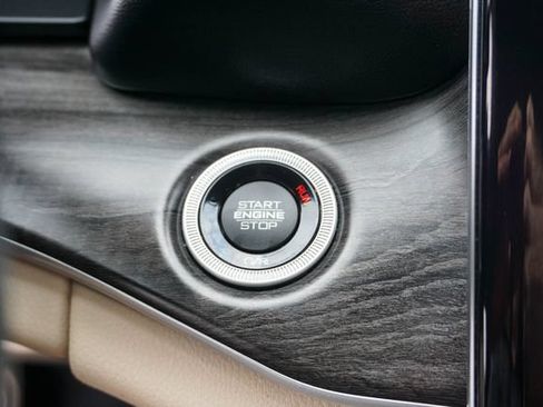 Used 2023 Jeep Grand Cherokee L Limited w/ Luxury Tech Group II AWD/4WD image 31