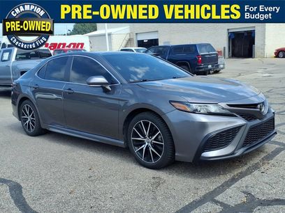 Used 2021 Toyota Camry SE w/ Cold Weather Package