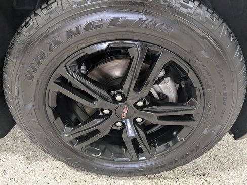 Used 2024 GMC Terrain AT4 w/ Tech Package image 13