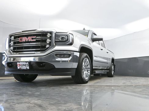 Used 2018 GMC Sierra 1500 SLT AWD/4WD image 38