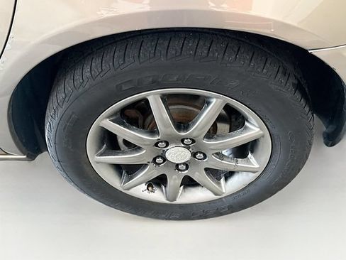 Used 2007 Buick Lucerne CXL w/ Driver Confidence Package FWD image 26