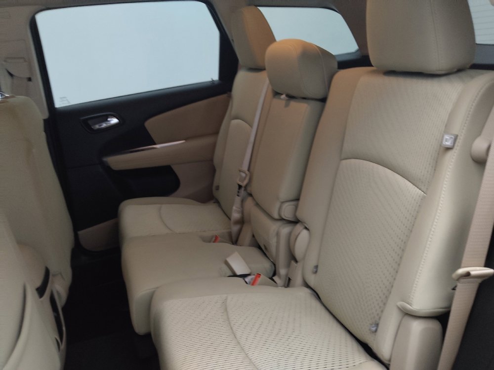 Used 2019 Dodge Journey SE w/ Connectivity Group FWD image 18