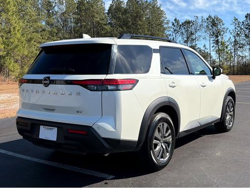 Certified 2024 Nissan Pathfinder SV image 25