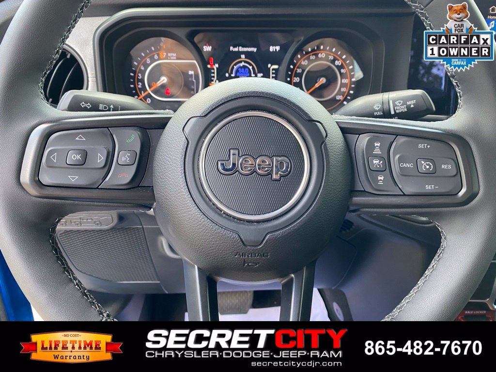 Used 2025 Jeep Gladiator Sport AWD/4WD image 17