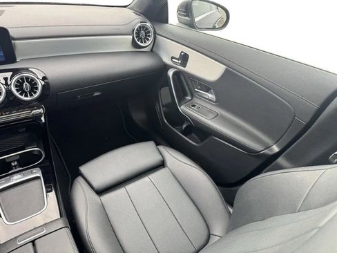 Used 2025 Mercedes-Benz CLA 250 4MATIC image 19
