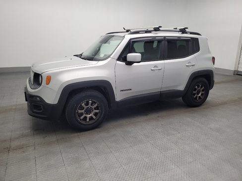 Used 2015 Jeep Renegade Latitude image 2