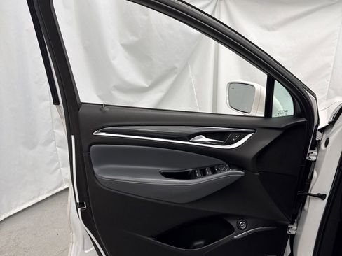 Used 2020 Buick Enclave Essence w/ Sound and Sites Package image 12