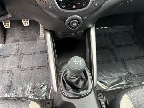 Used 2014 Hyundai Veloster Turbo image 16