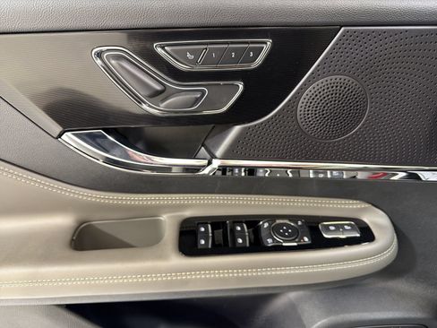 Used 2023 Lincoln Corsair AWD w/ Equipment Group 101A image 15