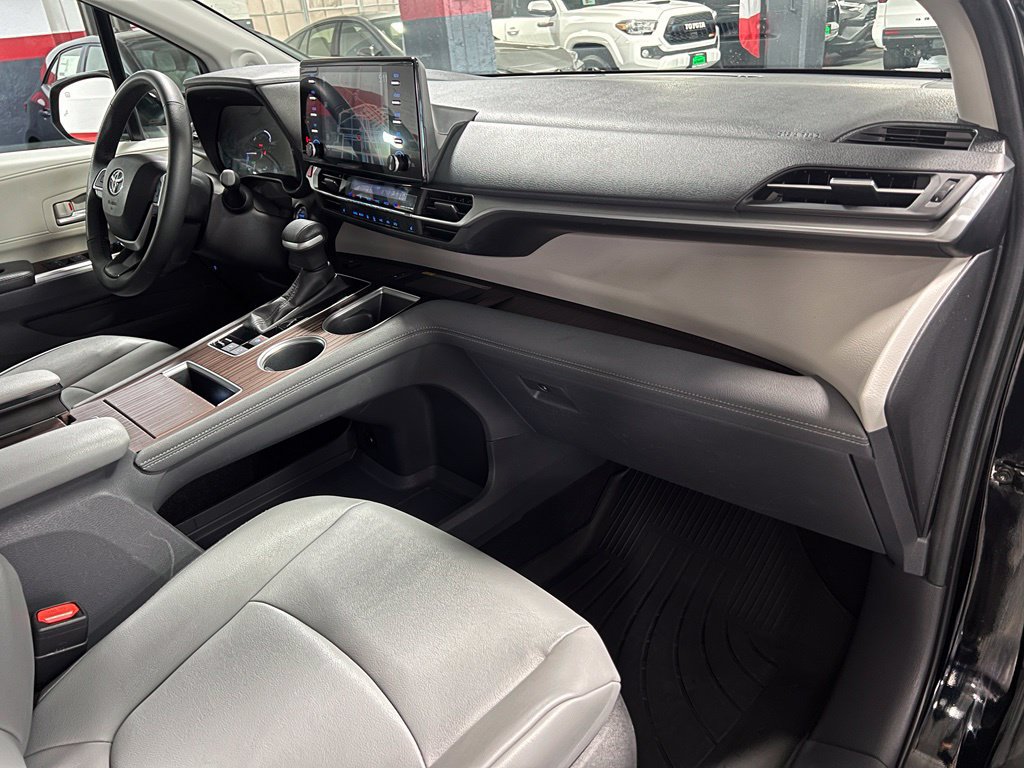Certified 2023 Toyota Sienna XLE w/ XLE Plus Package FWD image 25