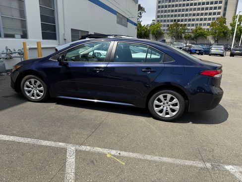 Used 2023 Toyota Corolla LE FWD image 3