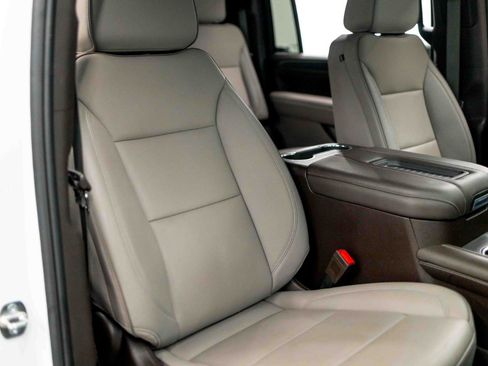 Used 2023 GMC Yukon XL SLT w/ SLT Luxury Package AWD/4WD image 73