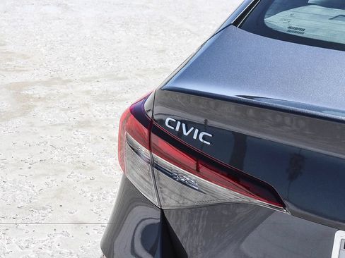 Certified 2025 Honda Civic Sport Touring image 7