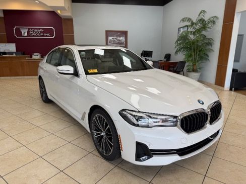Used 2021 BMW 530i RWD image 1