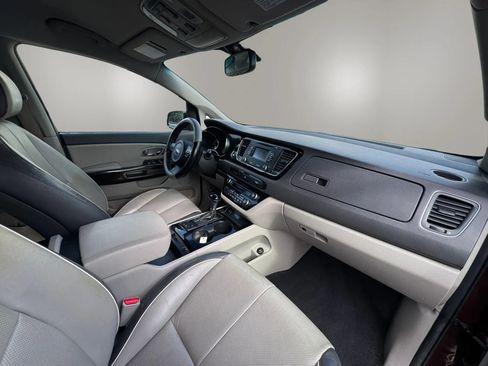 Used 2016 Kia Sedona EX FWD image 16