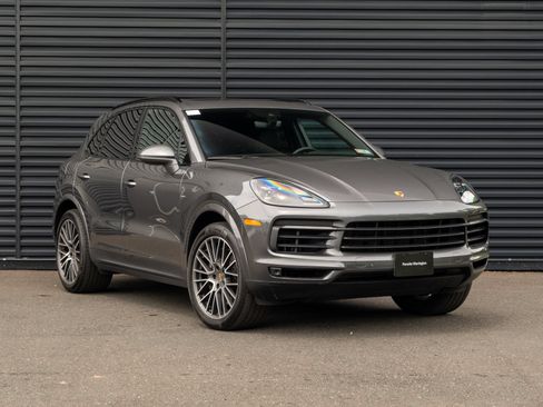 Certified 2023 Porsche Cayenne AWD/4WD image 10