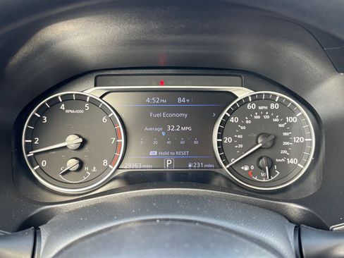 Used 2025 Nissan Altima 2.5 SV FWD image 41