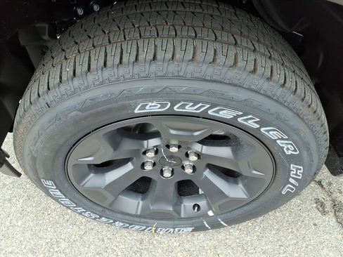 New 2026 RAM 1500 Big Horn AWD/4WD image 10