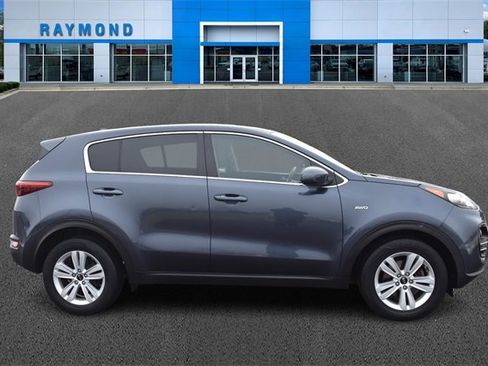 Used 2019 Kia Sportage LX image 2