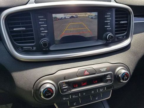 Used 2020 Kia Sorento LX w/ LX I4 Convenience Package FWD image 21