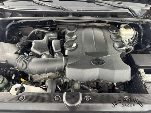Used 2010 Toyota 4Runner SR5 RWD image 34