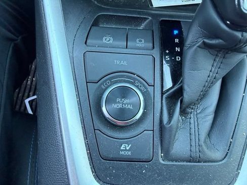 Used 2023 Toyota RAV4 SE w/ Convenience Package AWD/4WD image 15